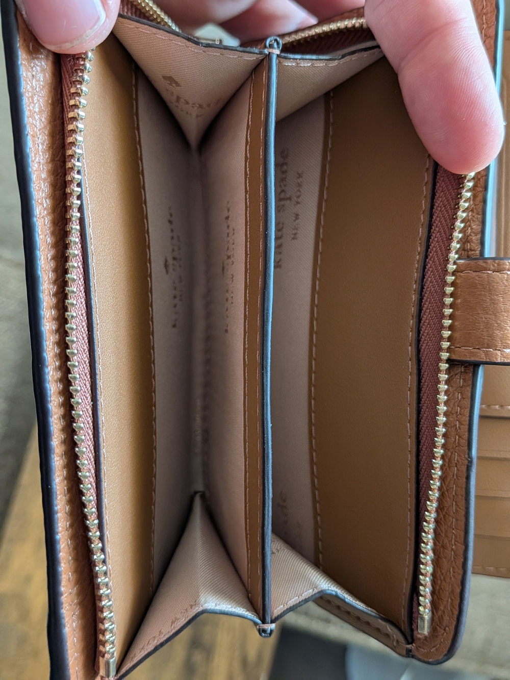 Kate Spade New York Tan Brown Pebbled Leather Zip/ Bi-fold Wallet NWT - Picture 13 of 16